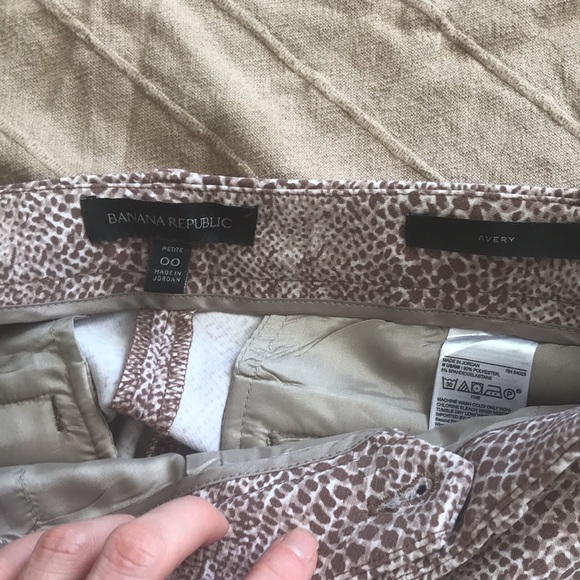 LIKE NEW 2 Pairs Banana republic pants - Picture 4 of 5